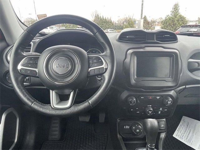Used 2020 Jeep Renegade Latitude w/ Cold Weather Group image 12