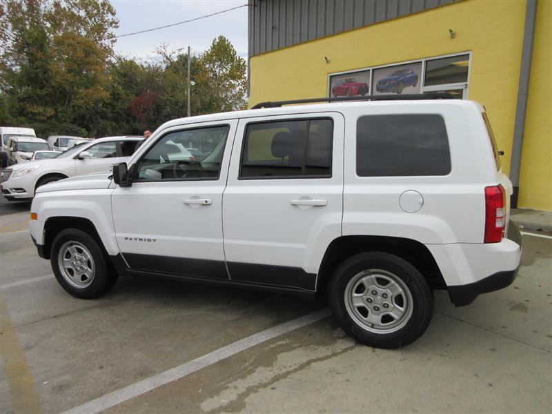 Used 2017 Jeep Patriot Sport w/ Power Value Group FWD image 5