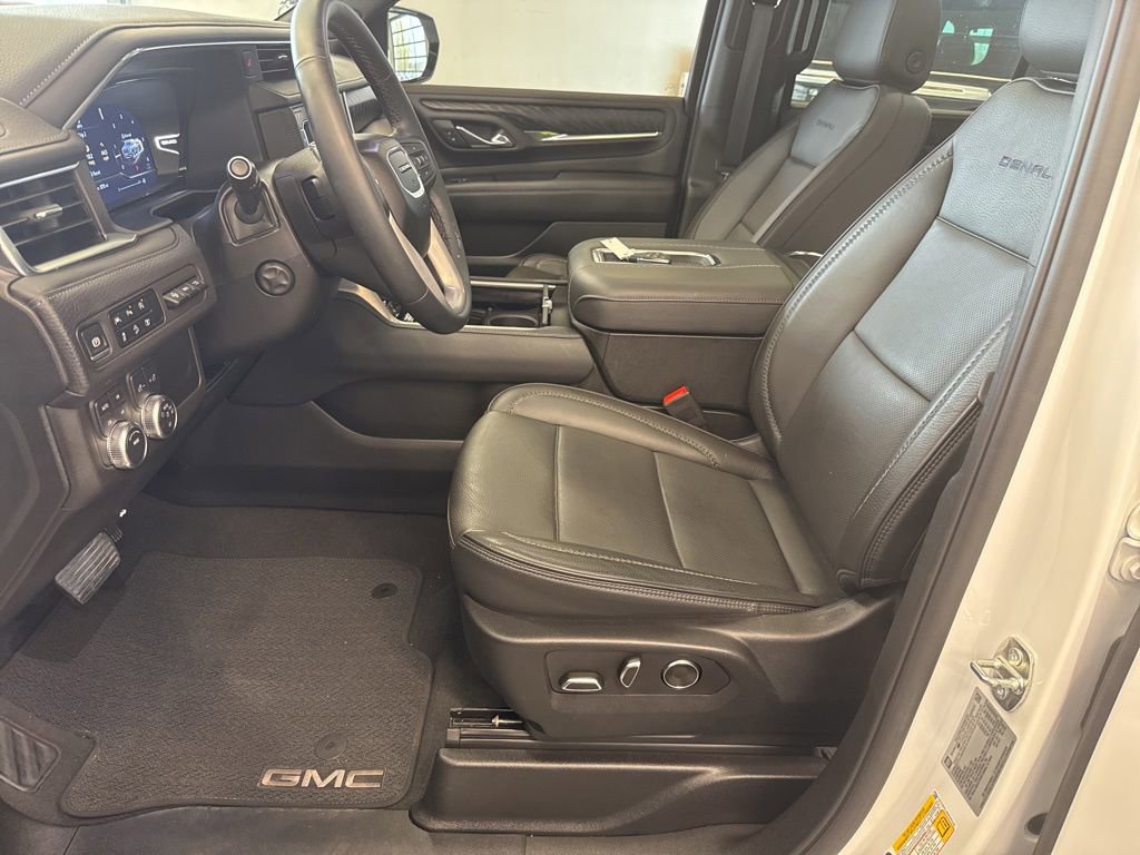 Used 2024 GMC Yukon Denali AWD/4WD image 23