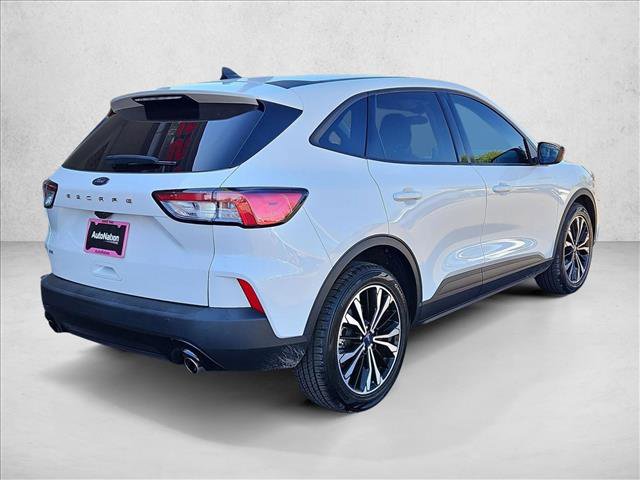 Used 2022 Ford Escape SE w/ SE Sport Appearance Package image 5