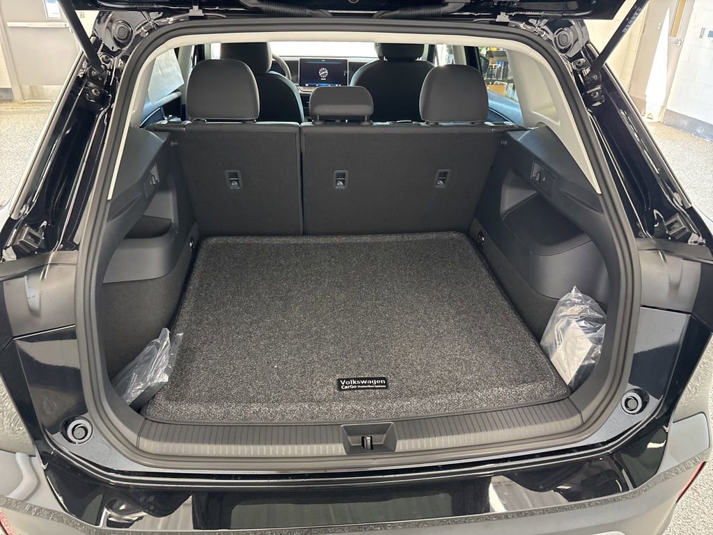 New 2026 Volkswagen Tiguan S FWD image 41