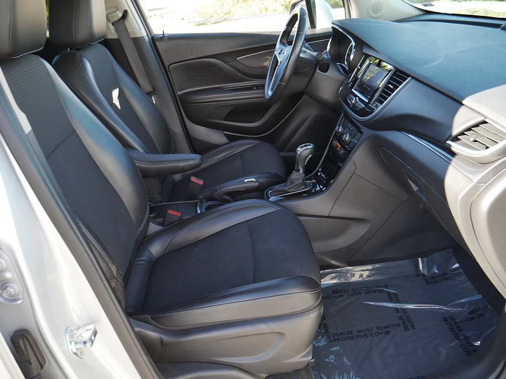 Used 2021 Buick Encore Preferred AWD/4WD image 47