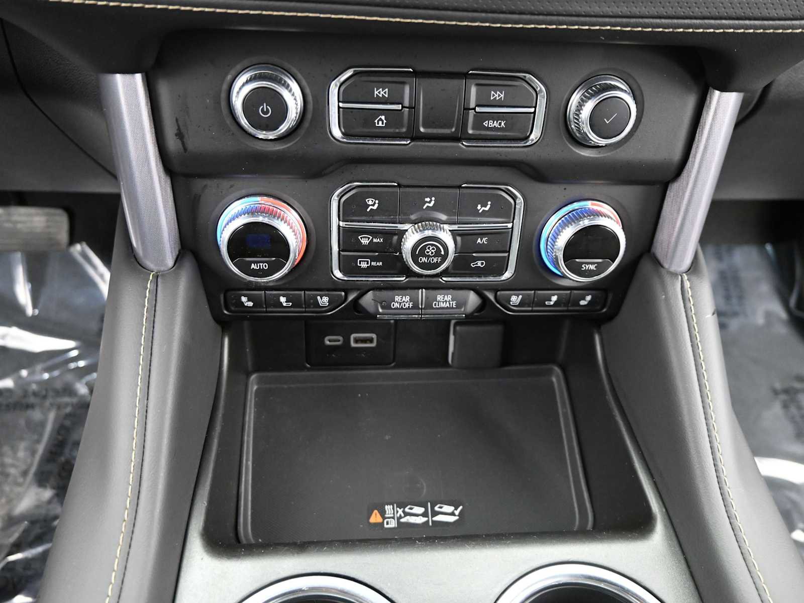 Used 2024 GMC Yukon SLT image 18