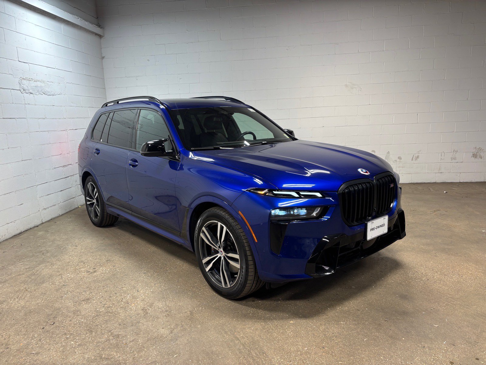 Used 2023 BMW X7 M60i w/ Executive Package AWD/4WD image 4