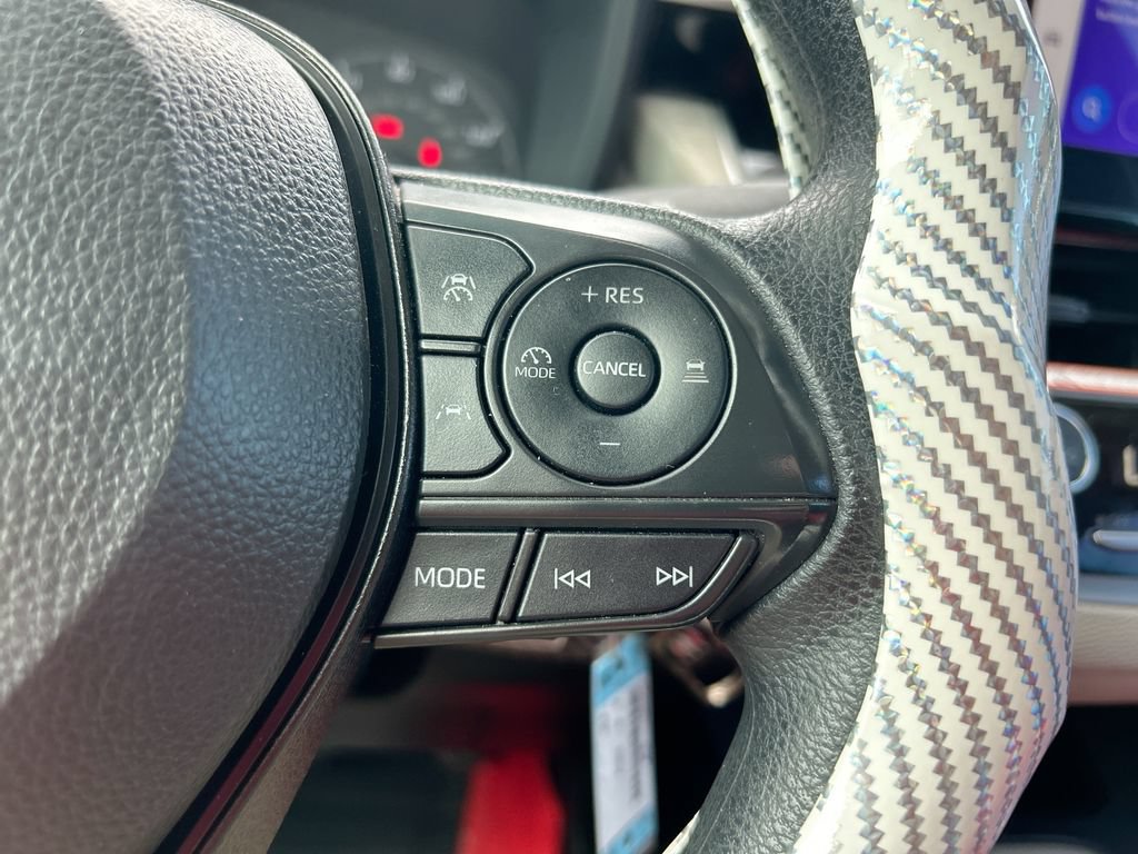 Used 2025 Toyota Corolla LE FWD image 21