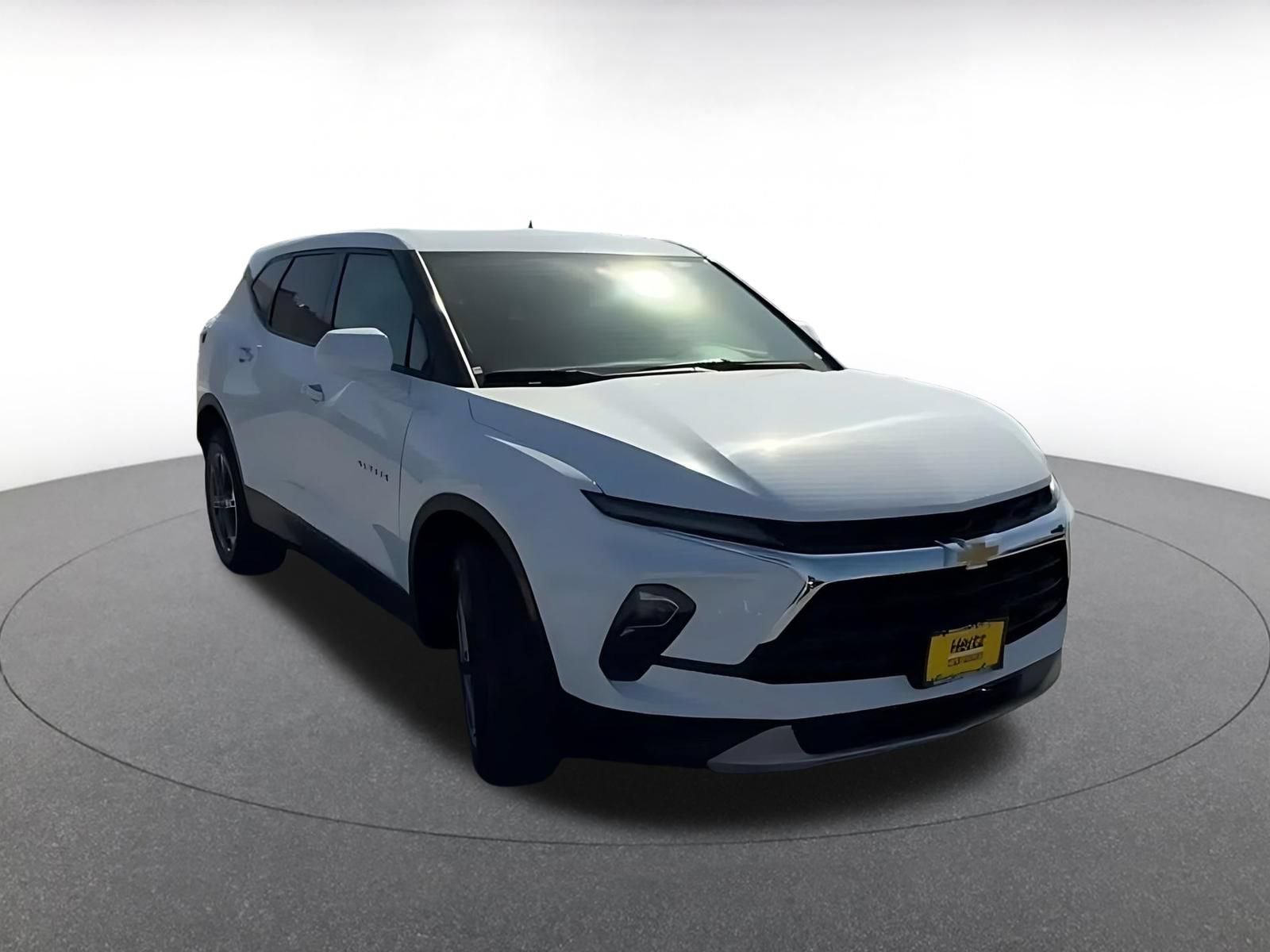 Used 2025 Chevrolet Blazer LT FWD image 3