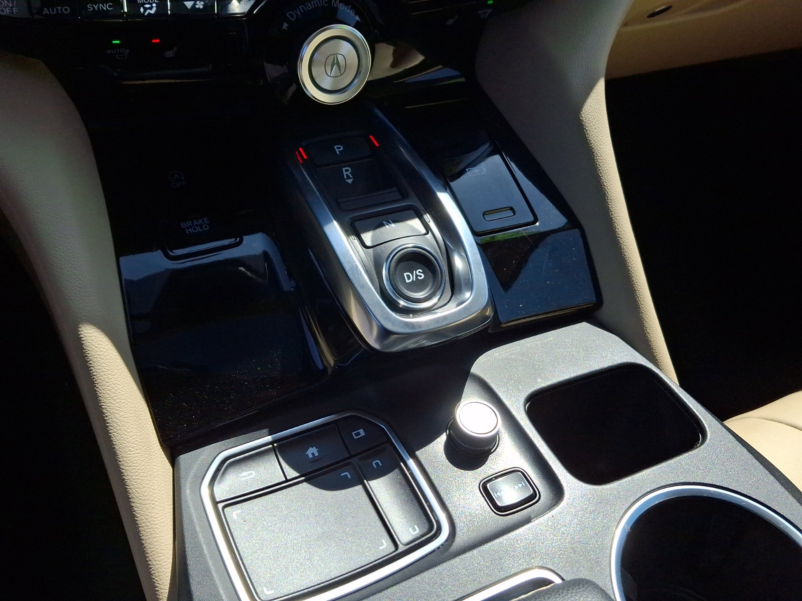 Used 2022 Acura MDX SH-AWD image 16