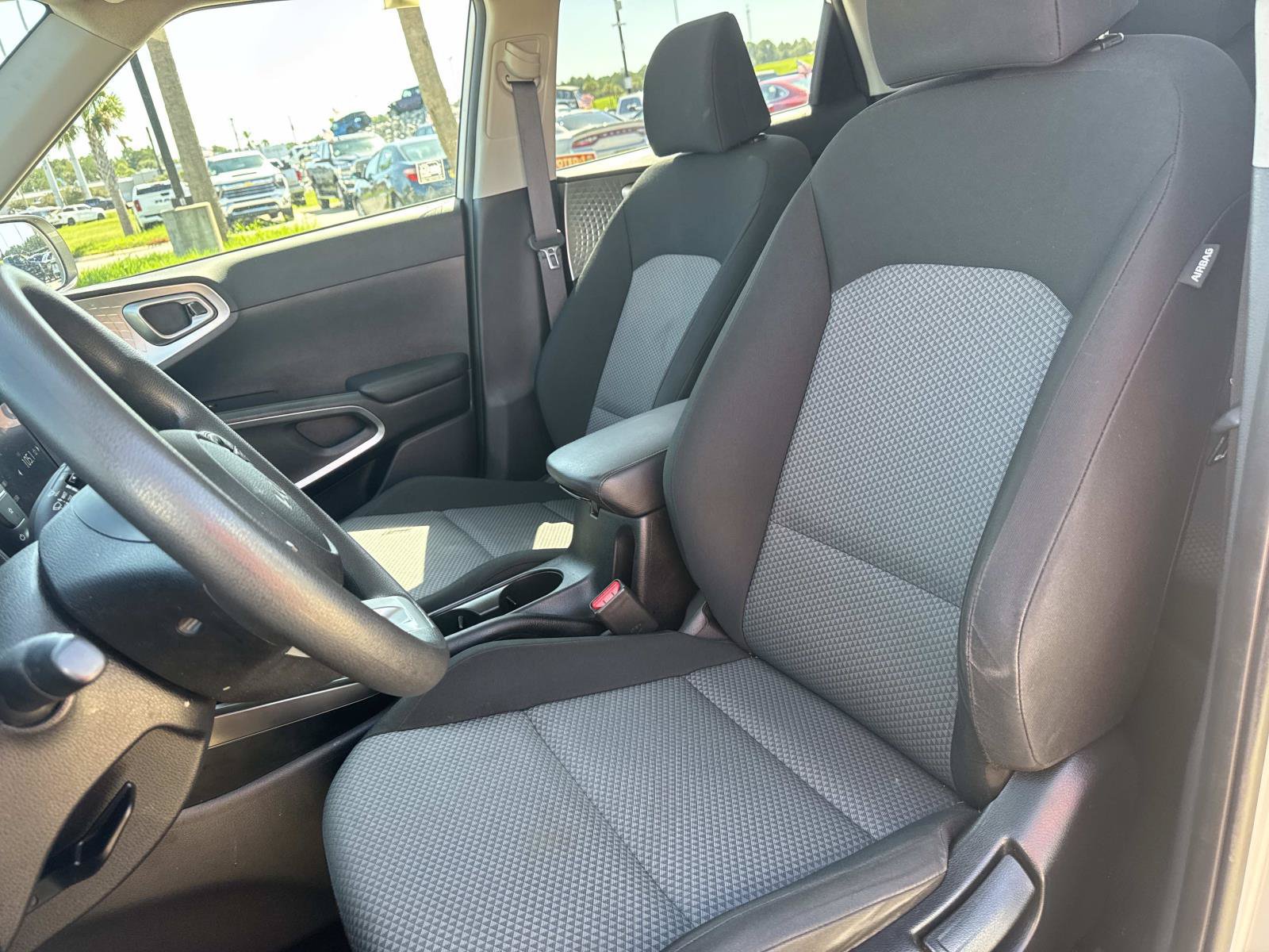 Used 2022 Kia Soul LX FWD image 15
