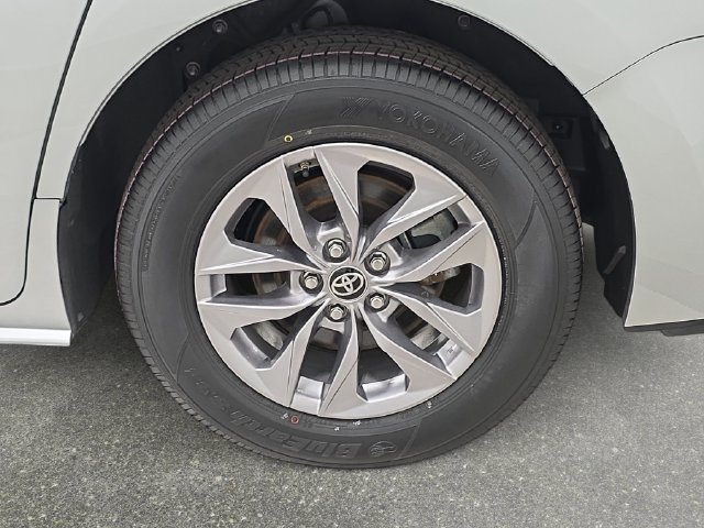 Certified 2025 Toyota Sienna XLE FWD image 27