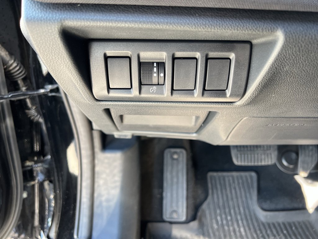 Used 2025 Subaru Outback Premium w/ Popular Package #1A image 17