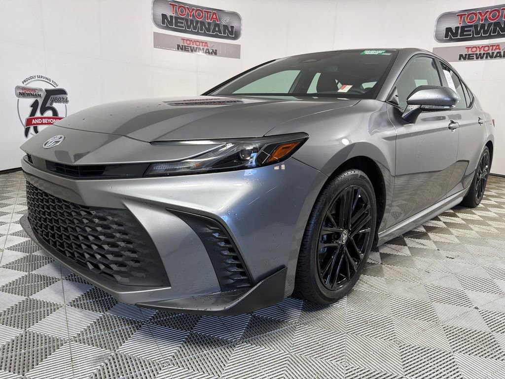 Used 2025 Toyota Camry SE FWD image 7