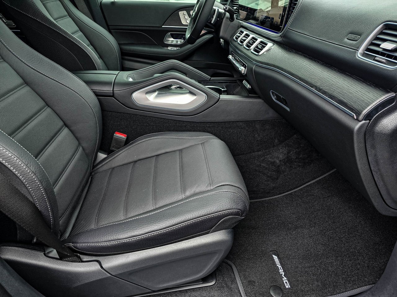 New 2026 Mercedes-Benz GLS 580 4MATIC image 44