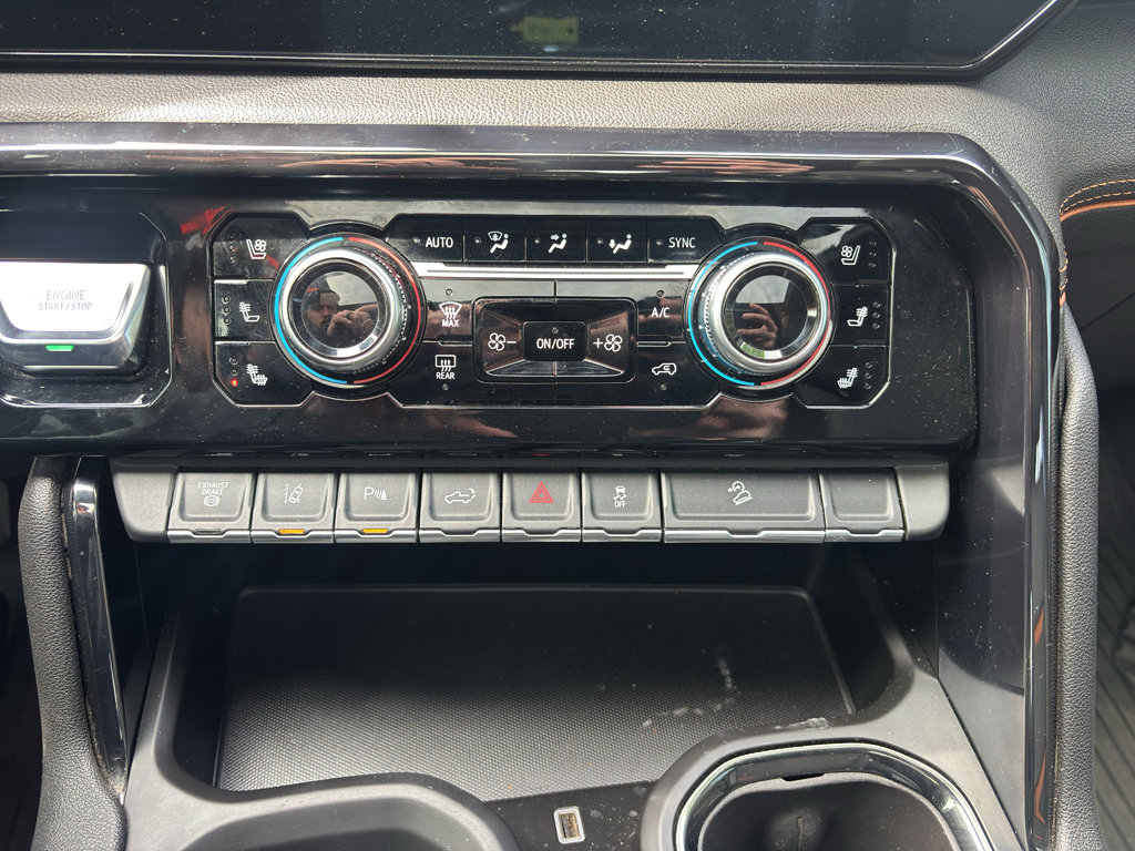 Used 2024 GMC Sierra 3500 AT4 w/ AT4 Preferred Package image 20
