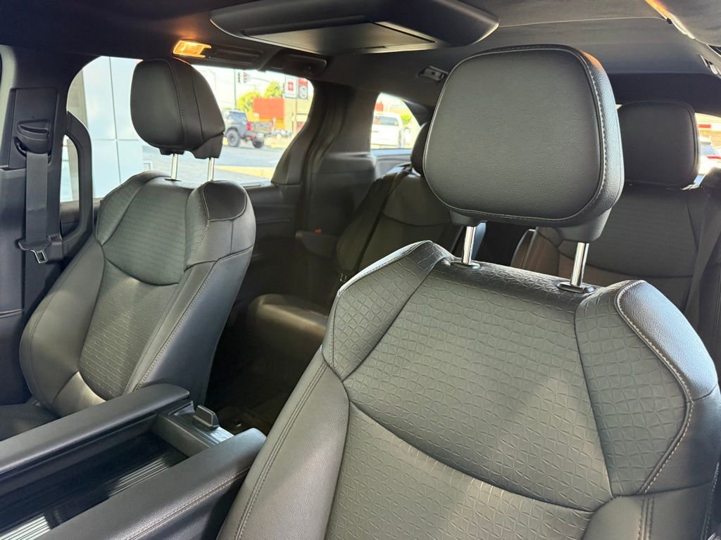 Certified 2025 Toyota Sienna XLE Woodland Edition image 22