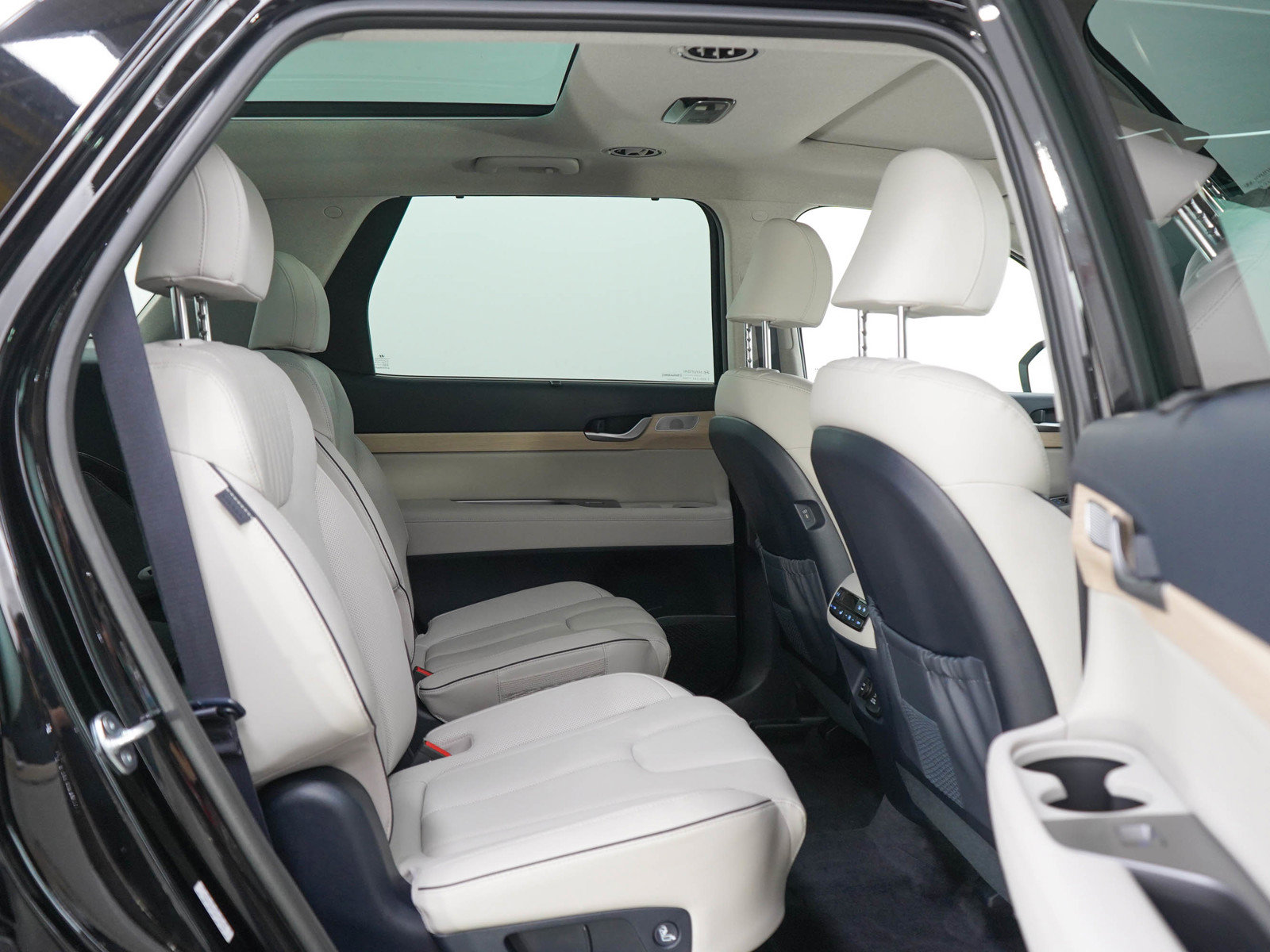 Used 2024 Hyundai Palisade Limited AWD/4WD image 12