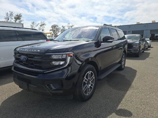 Certified 2025 Ford Expedition Active AWD/4WD image 1
