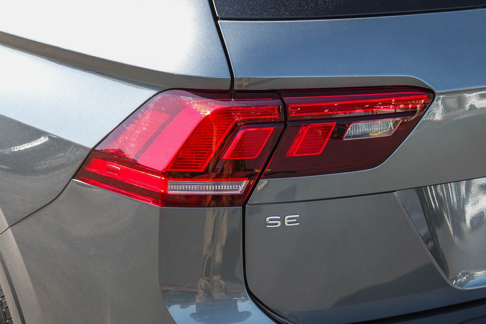 Used 2024 Volkswagen Tiguan Wolfsburg Edition image 9