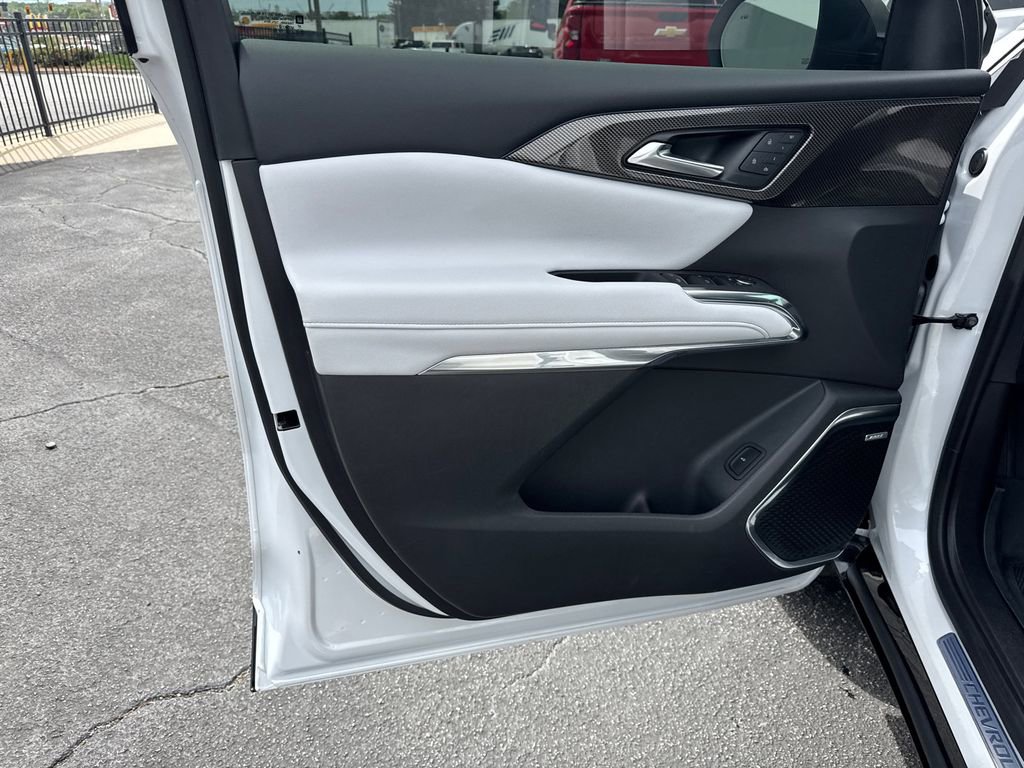 Used 2025 Chevrolet Traverse High Country image 11