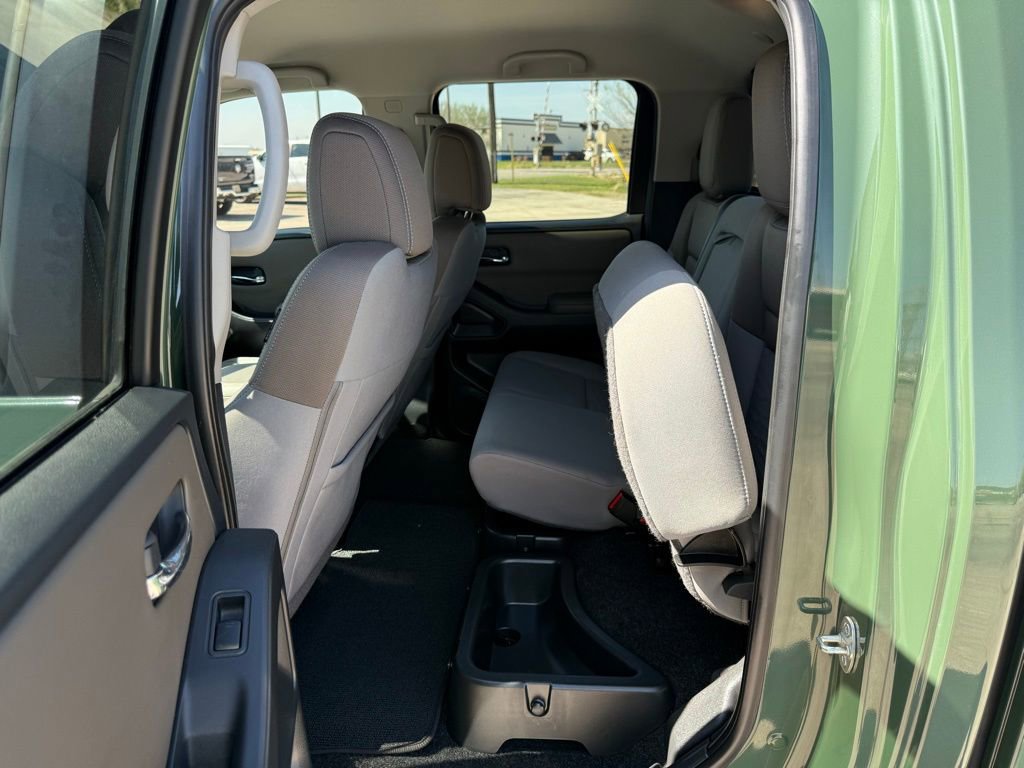 Used 2022 Nissan Frontier SV image 14