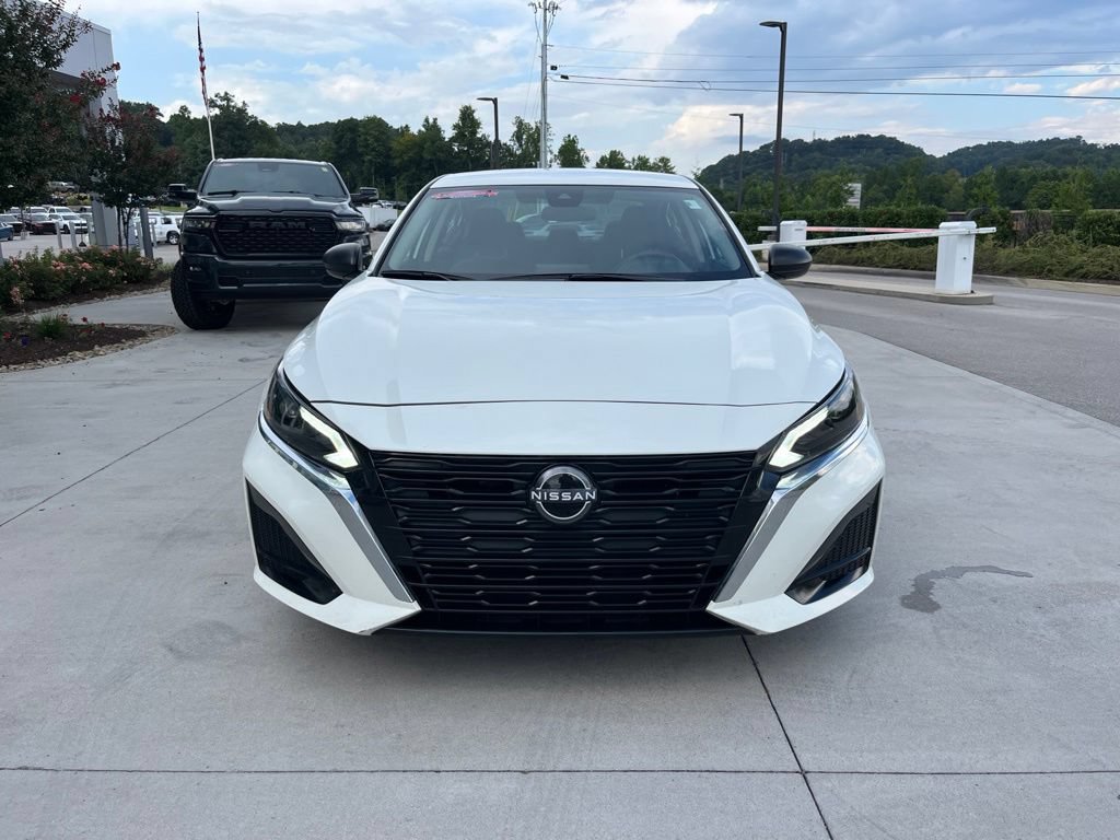 Used 2025 Nissan Altima 2.5 SV FWD image 32