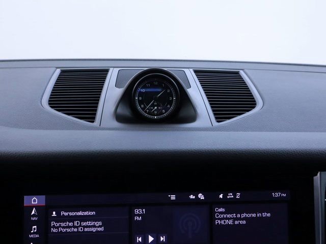 New 2024 Porsche Macan image 27