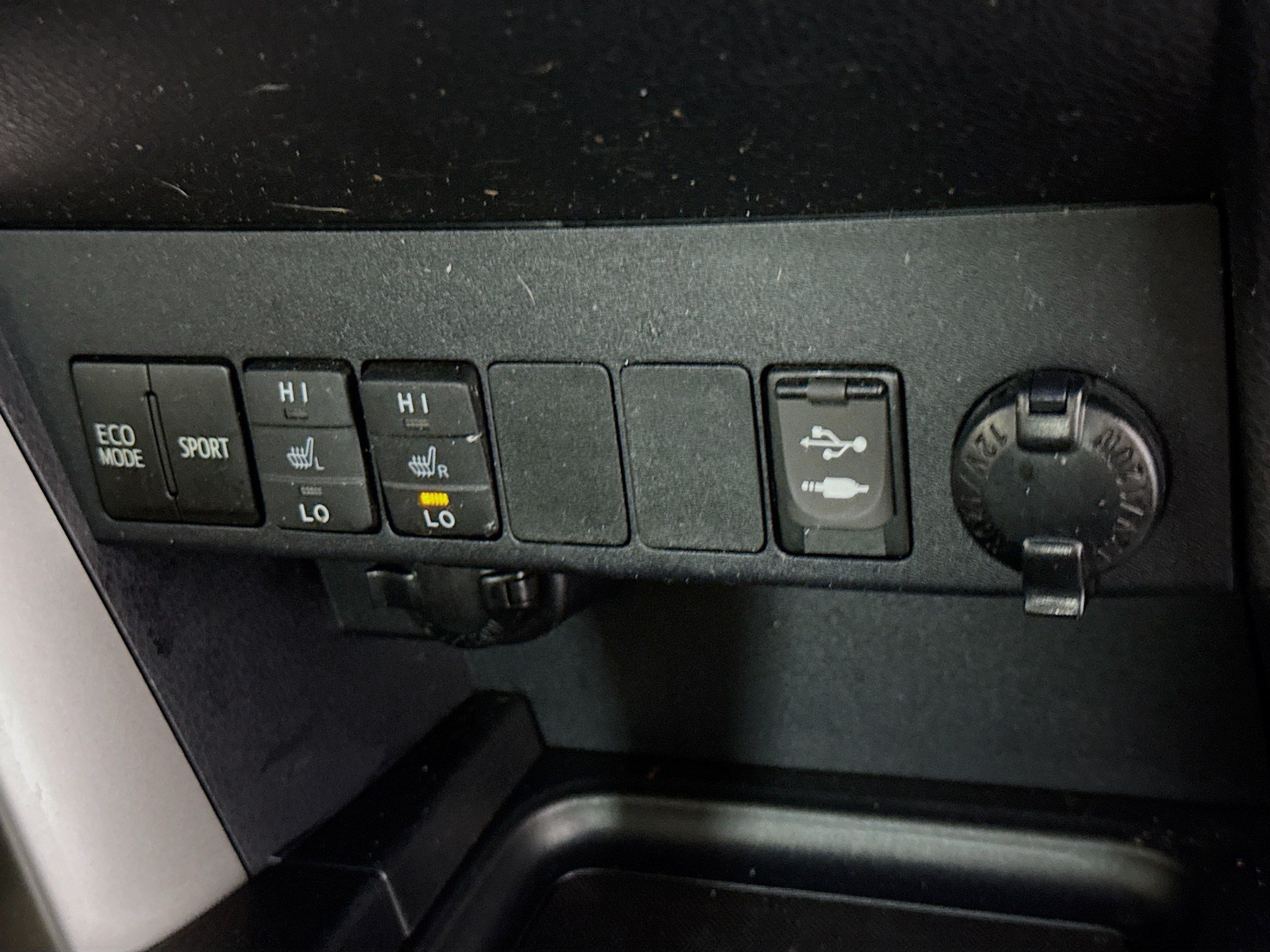Used 2018 Toyota RAV4 Limited FWD image 41