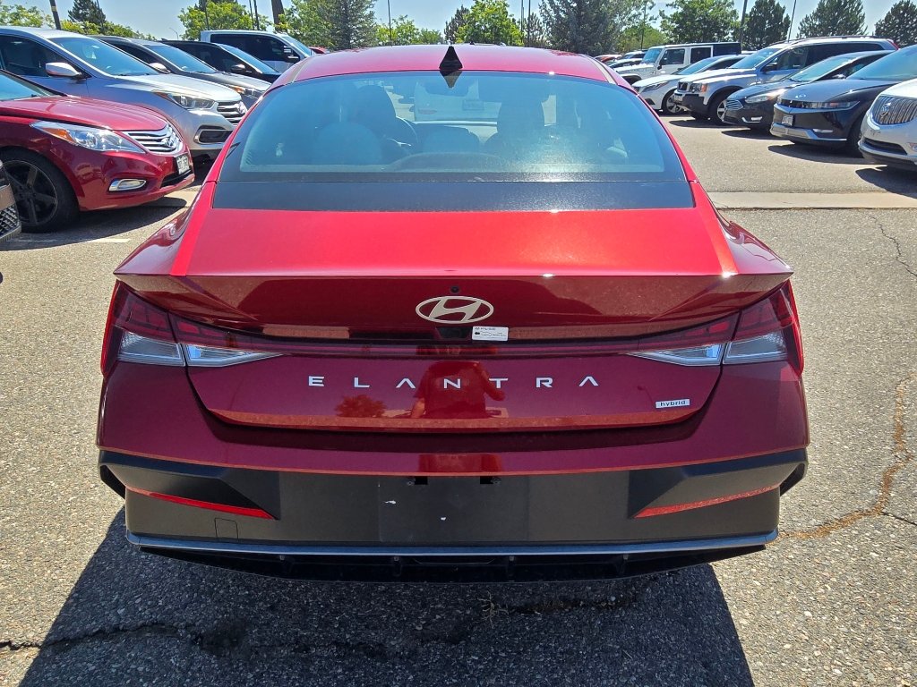 Used 2025 Hyundai Elantra Limited FWD image 4