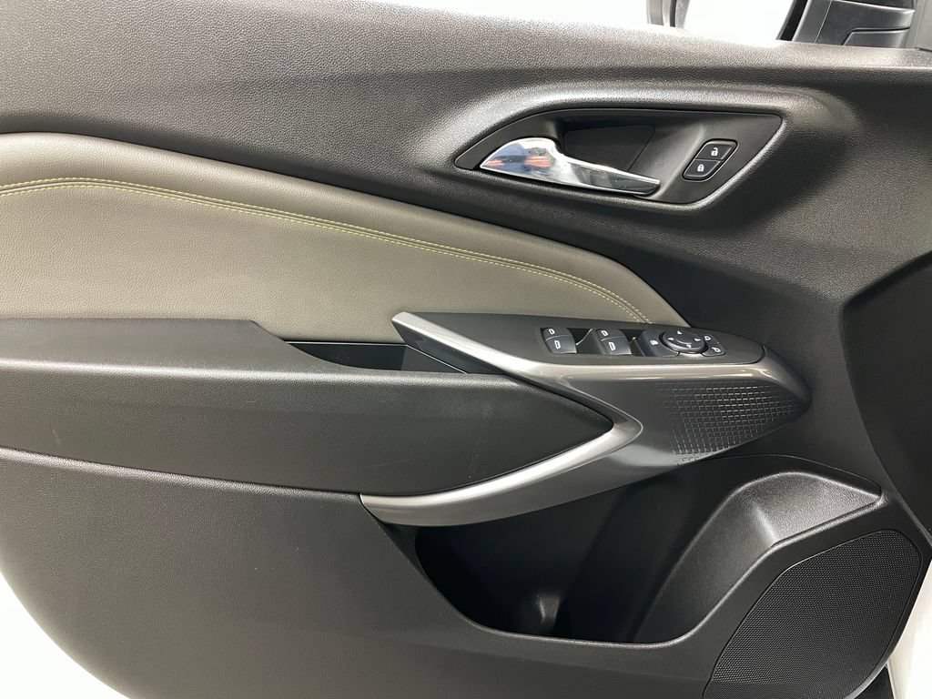 Certified 2024 Chevrolet Trax ACTIV w/ Sunroof Package FWD image 23