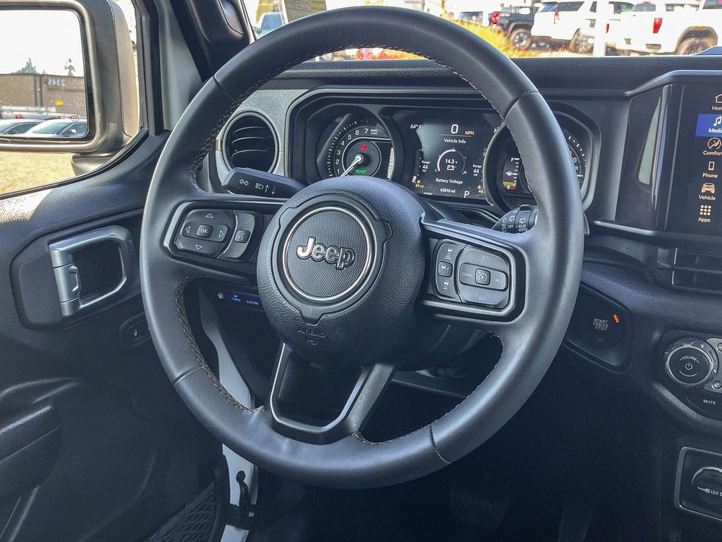 Used 2024 Jeep Wrangler Unlimited image 18