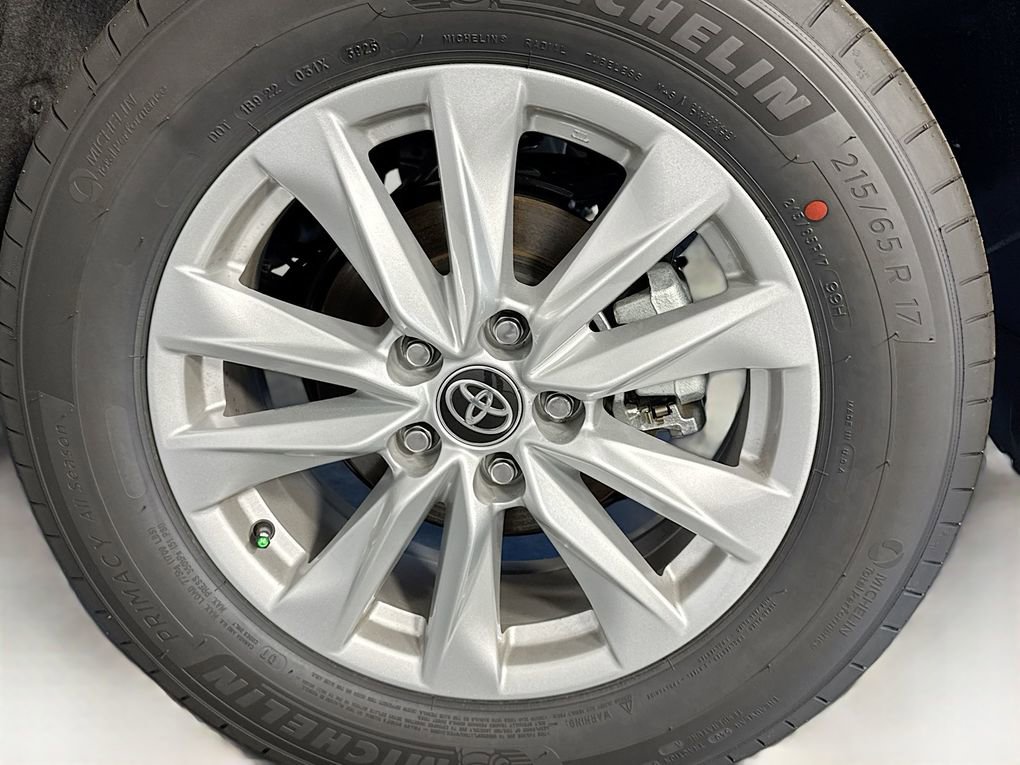 Used 2026 Toyota Corolla Cross LE image 31