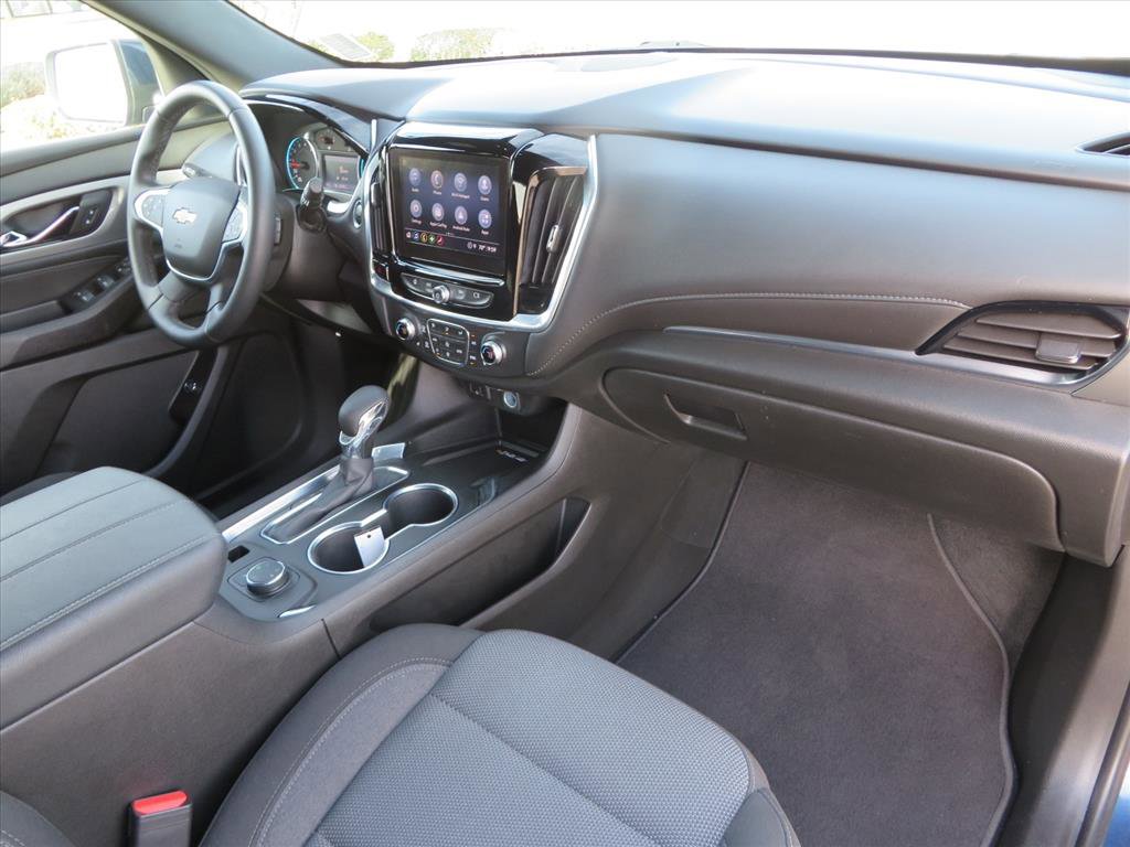 Used 2023 Chevrolet Traverse LT w/ Rear Camera Mirror Package image 10