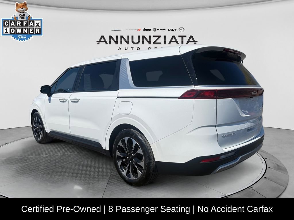 Used 2024 Kia Carnival EX image 3