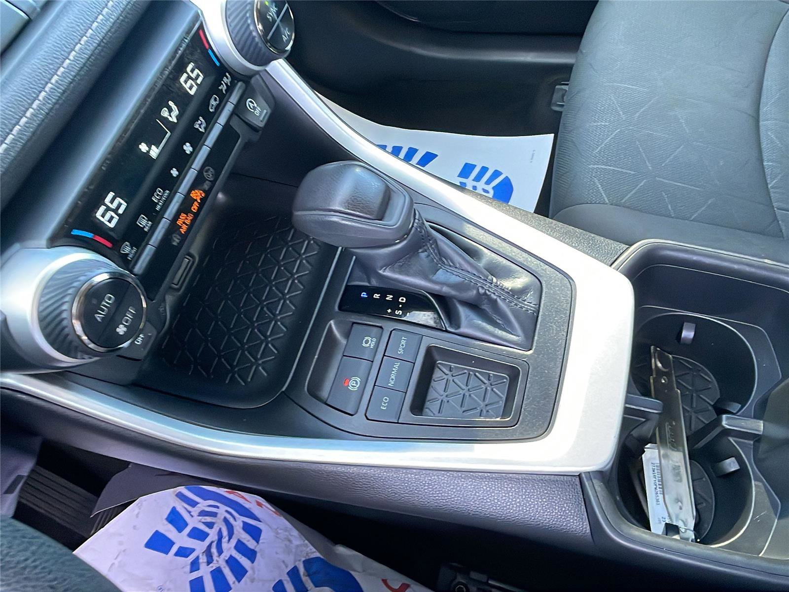 Used 2023 Toyota RAV4 XLE image 28