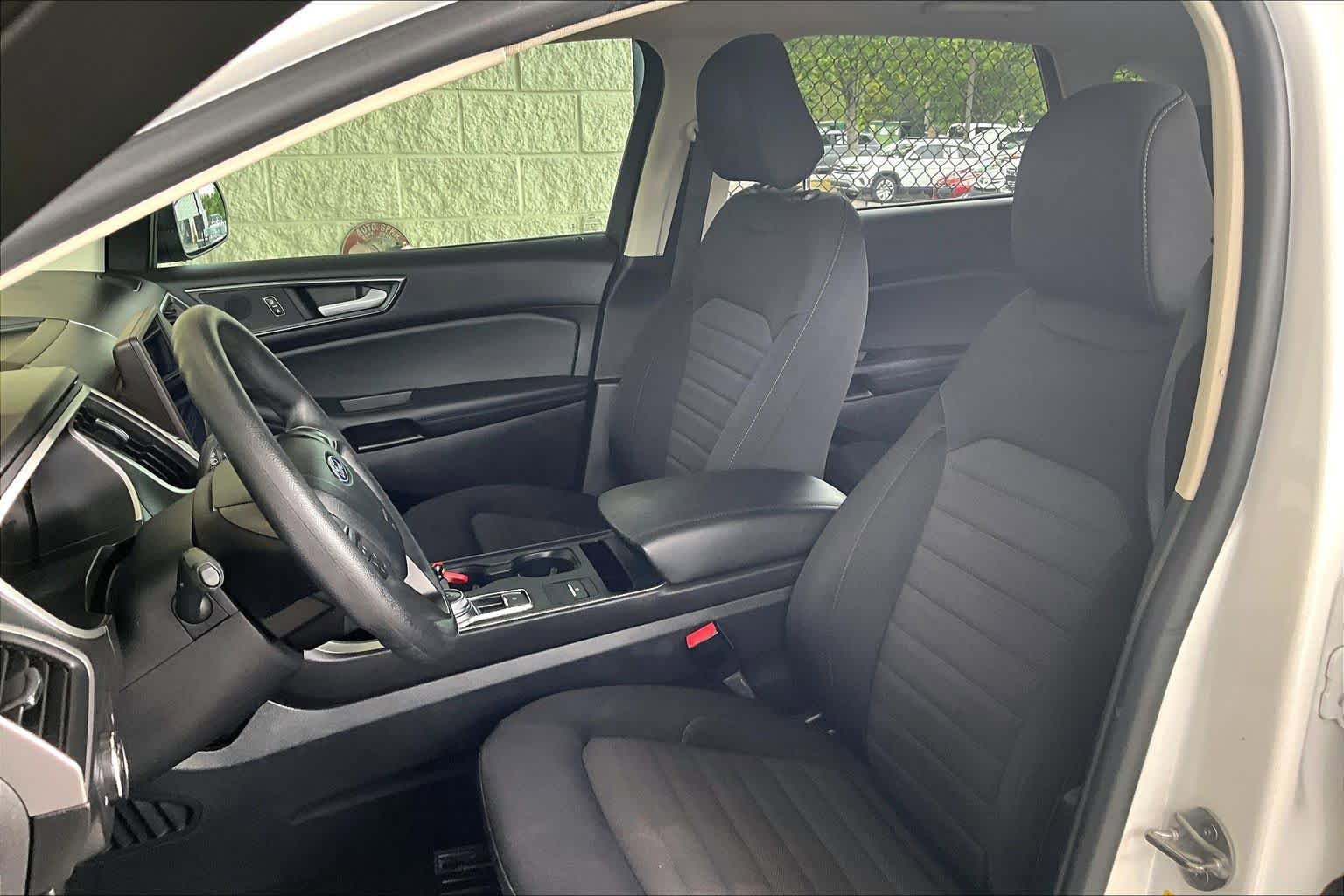 Used 2021 Ford Edge SE FWD image 8