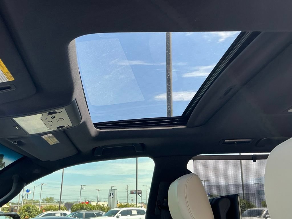 Used 2020 Lexus LX 570 4WD w/ Sport Package image 27