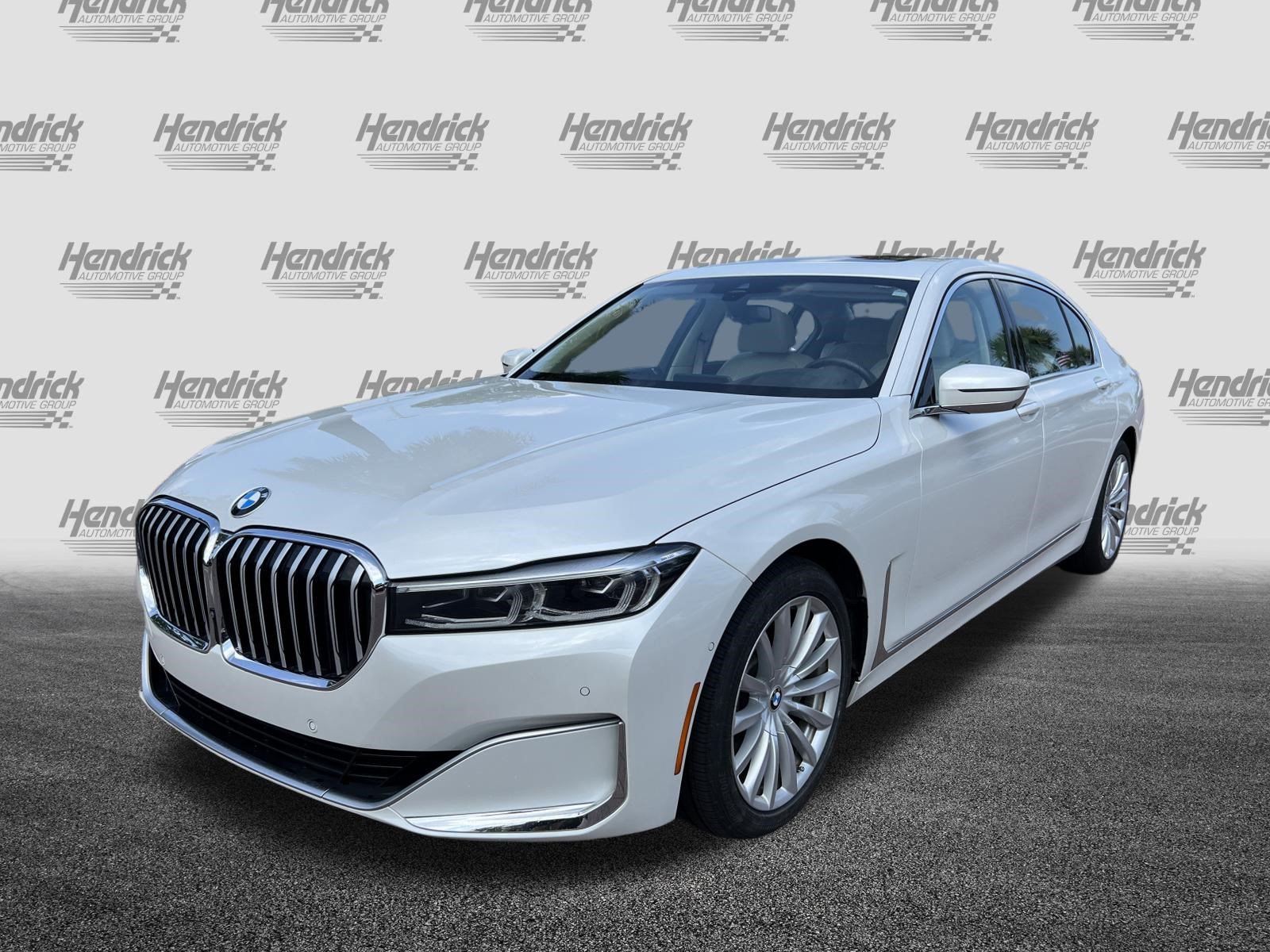 Used 2020 BMW 740i w/ Premium Package RWD image 5