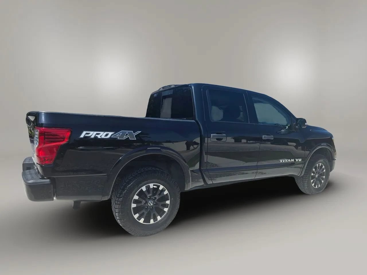 Used 2019 Nissan Titan PRO-4X AWD/4WD image 8