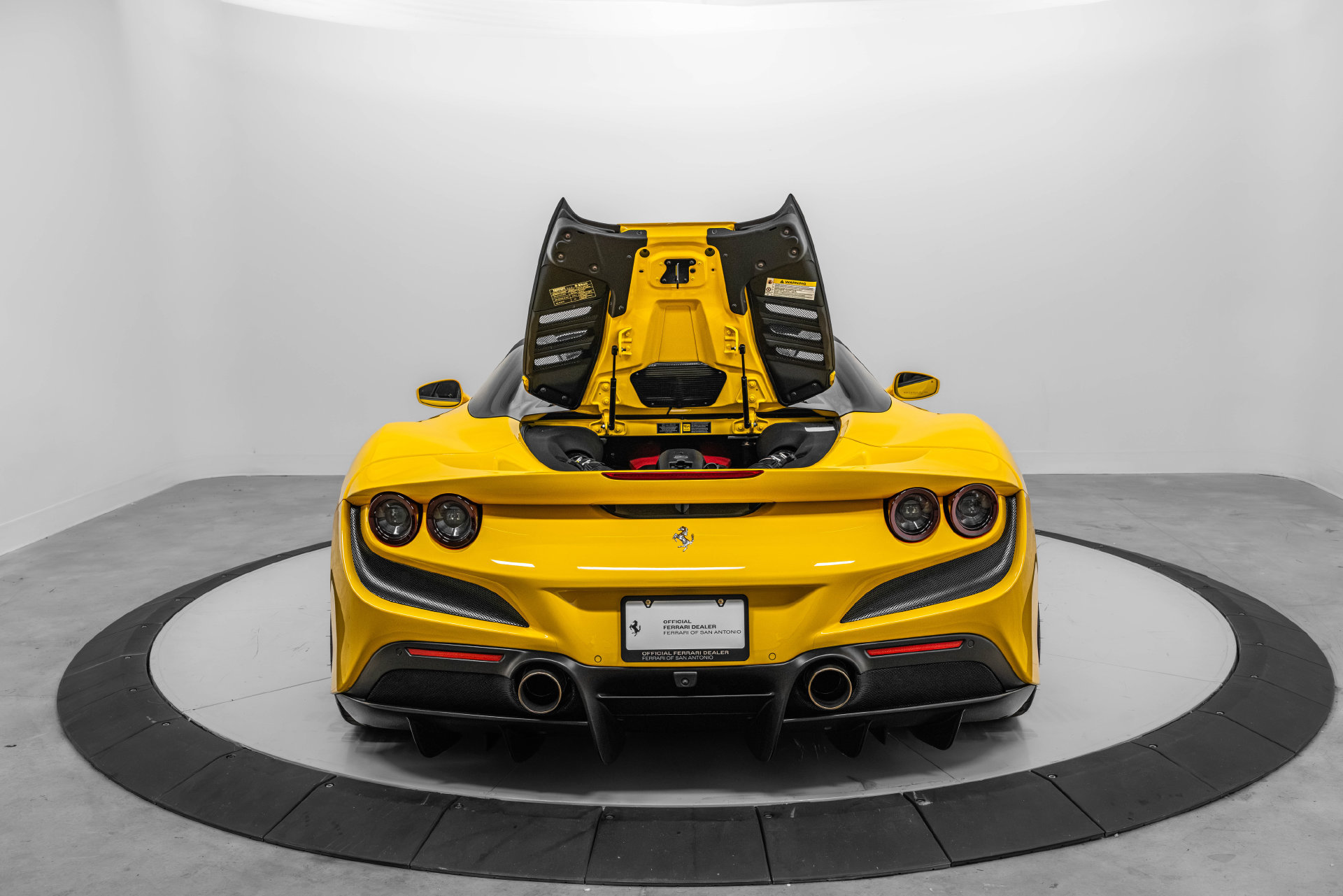 Certified 2021 Ferrari F8 Tributo RWD image 20