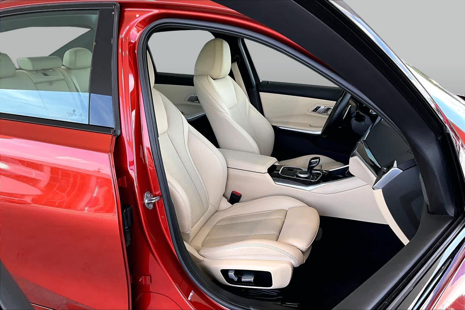 Used 2022 BMW 330i Sedan w/ M Sport Package RWD image 8