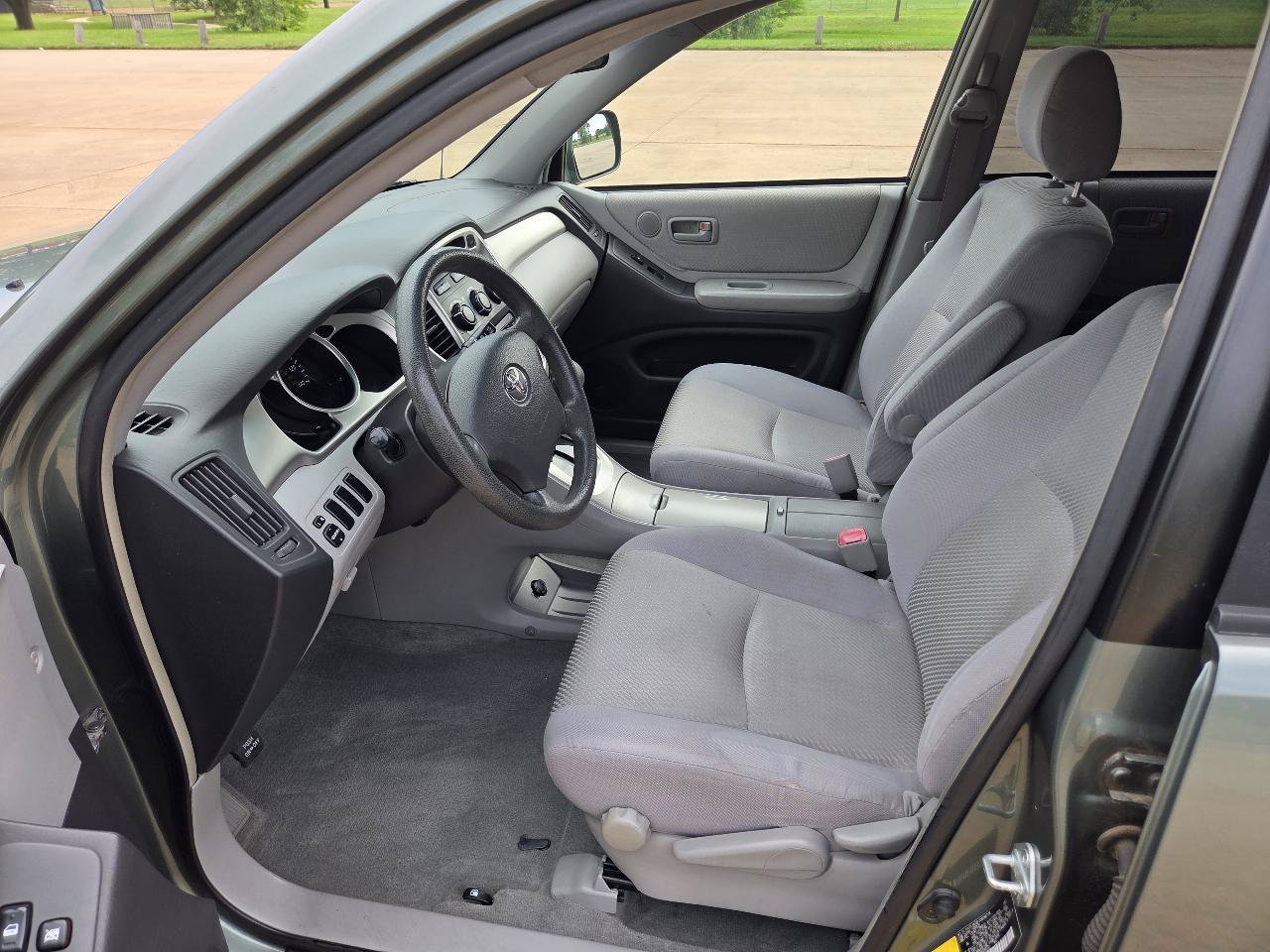 Used 2005 Toyota Highlander 2WD V6 image 13