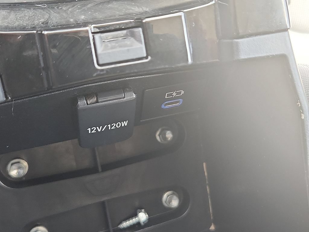 Used 2022 Toyota Corolla LE FWD image 17
