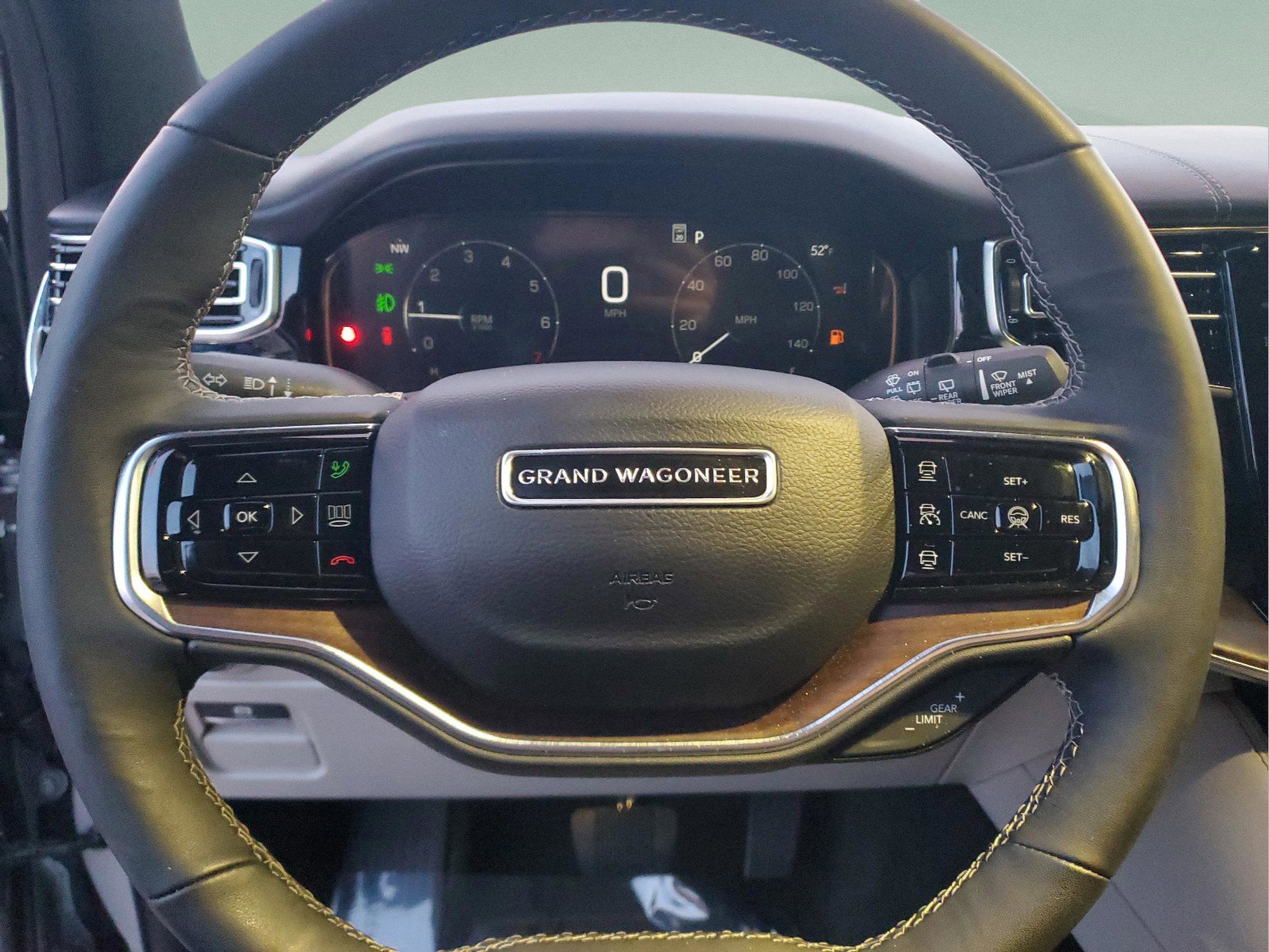 Certified 2025 Jeep Grand Wagoneer 4WD image 18