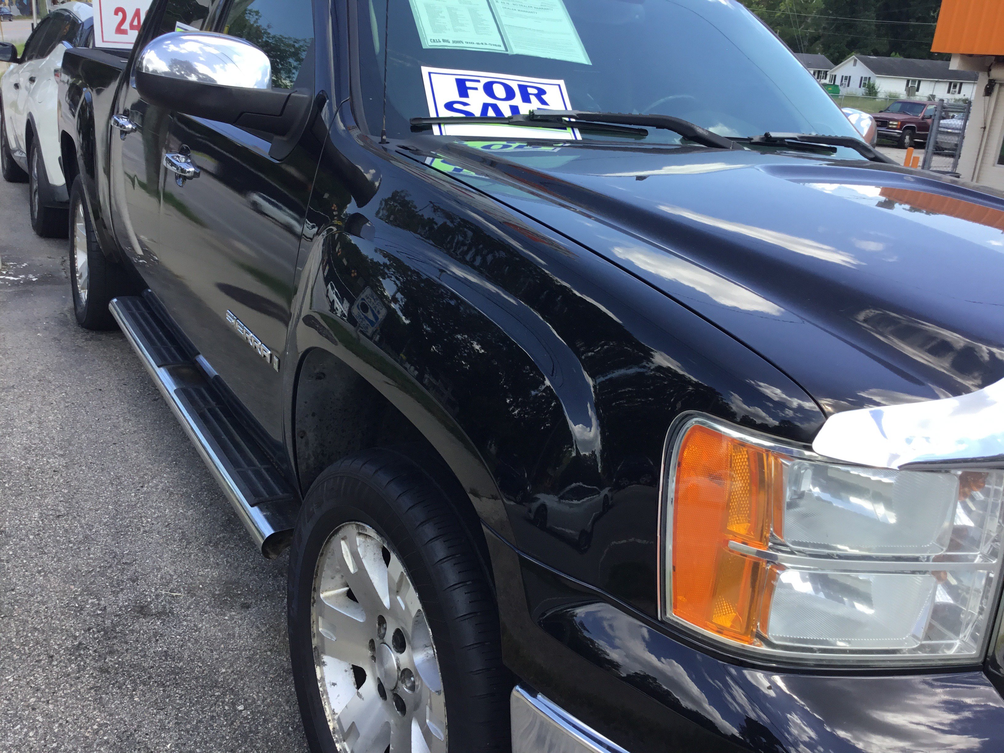 Used 2007 GMC Sierra 1500 SLT w/ Entertainment Package AWD/4WD image 4