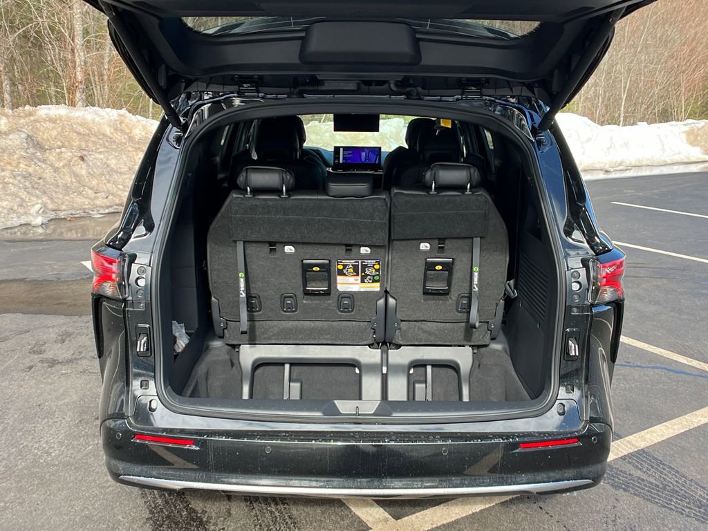 New 2026 Toyota Sienna Platinum image 26