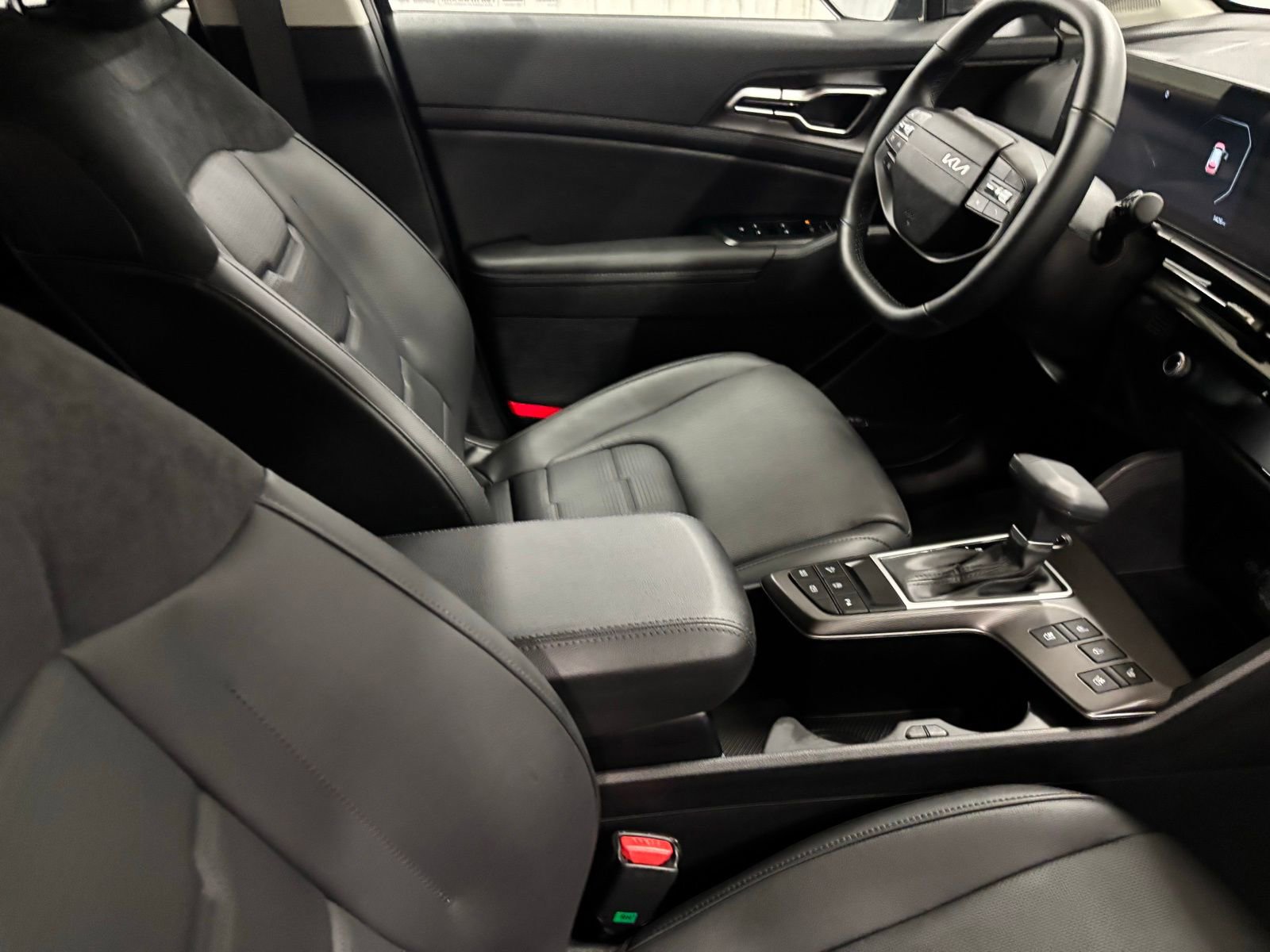 Used 2026 Kia Sportage SX FWD image 21