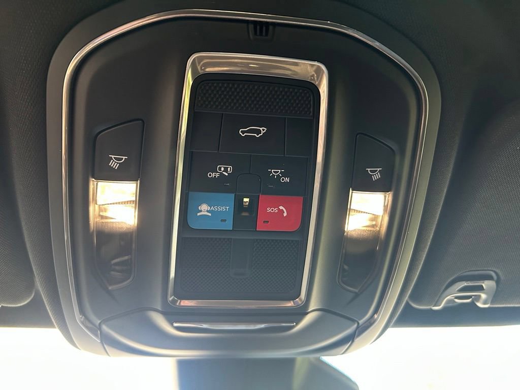 Used 2025 Jeep Wagoneer Series II AWD/4WD image 54
