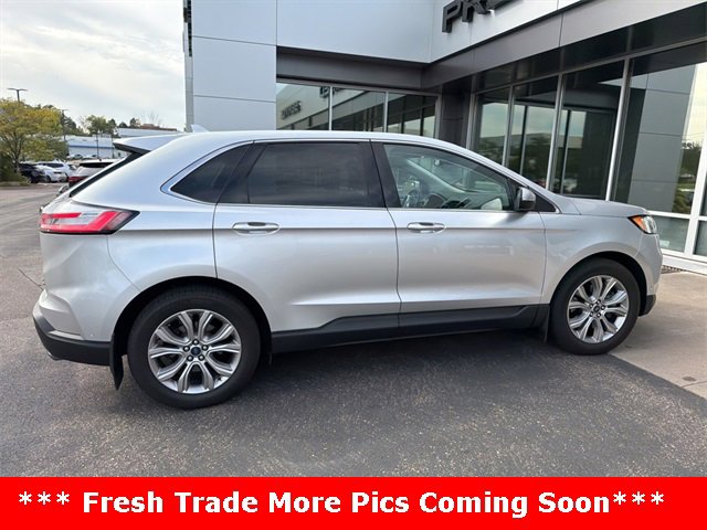 Used 2019 Ford Edge Titanium w/ Equipment Group 301A image 3