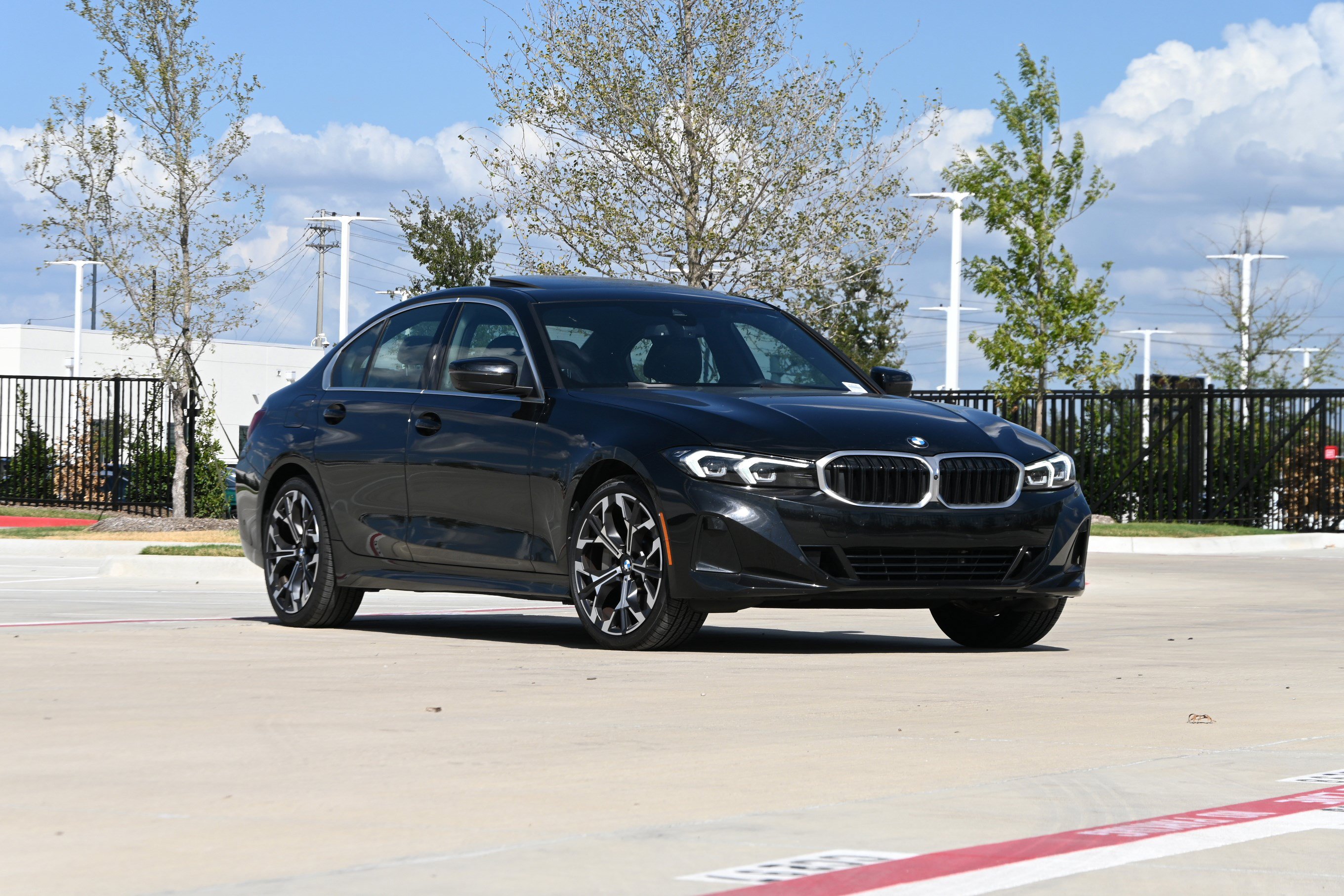 Certified 2025 BMW 330i Sedan RWD image 2