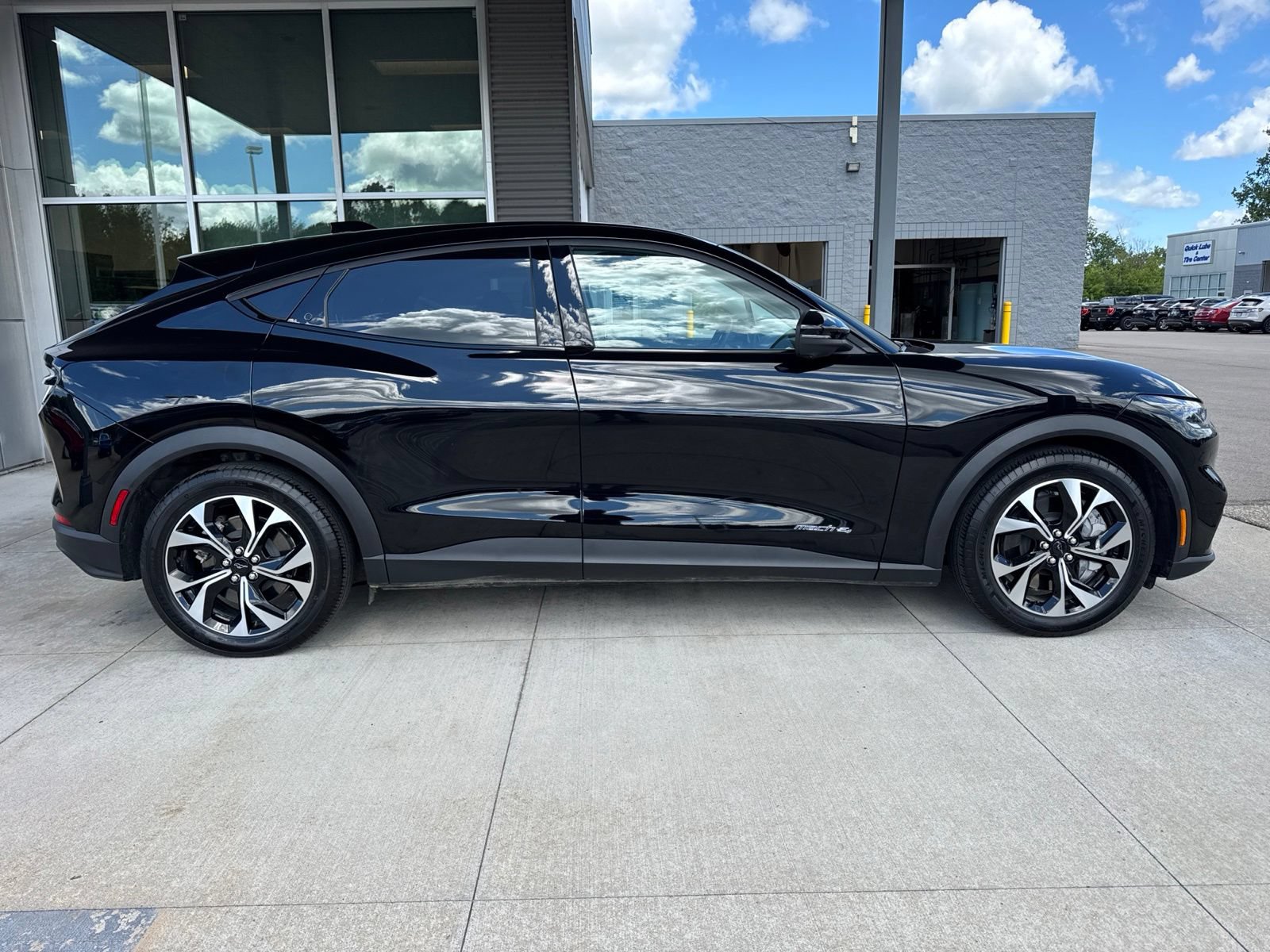 Certified 2025 Ford Mustang Mach-E Select AWD/4WD image 9