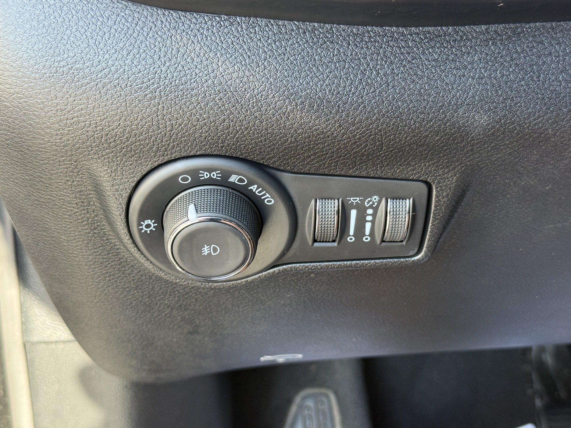 Used 2022 Jeep Compass Limited AWD/4WD image 35